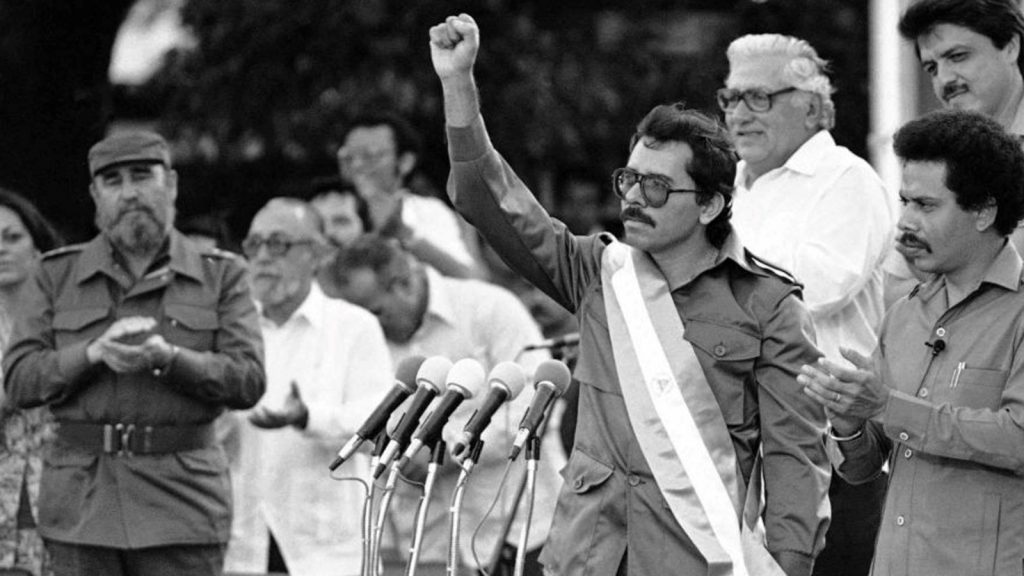 El Comandante Daniel Ortega, tomó posesión de la presidencia de Nicaragua, el 10 de enero de 1985