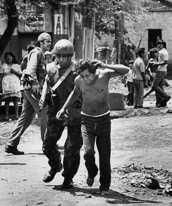 La represión contra la población civil despertó la ira popular.